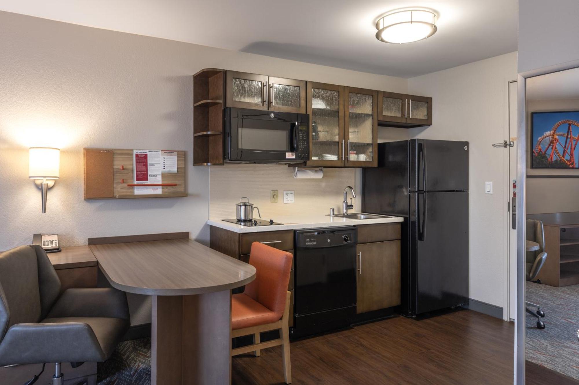 Candlewood Suites Anaheim - Resort Area By Ihg מראה חיצוני תמונה